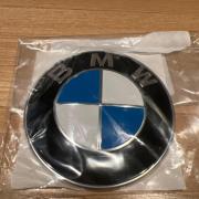 BMW原廠F20 F22 F44 F30 F31 F32 F36引擎蓋圓形標誌LOGO